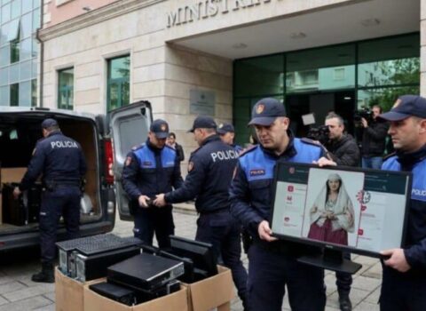 Dünyanın ilk süni intellekt naziri rüşvətə görə SAXLANILDI