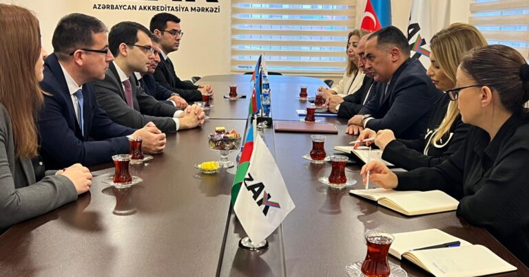 Su və Meliorasiya Elmi Tədqiqat İnstitutuna yeni akkreditasiya attestatı təqdim edilib Su və Meliorasiya Elmi Tədqiqat İnstitutuna yeni akkreditasiya attestatı təqdim edilib