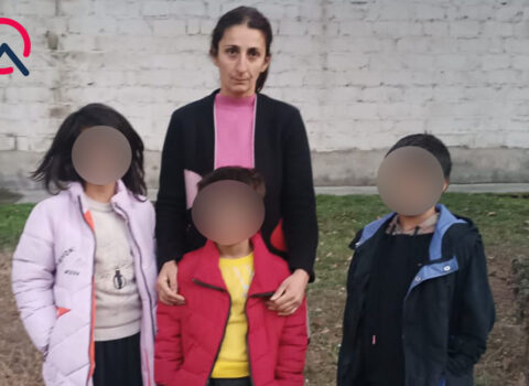 “Deyirdi, siqaret, pivə al, qarnımıza, belimizə vururdu” – Ata uşaqlarına işgəncə verib?