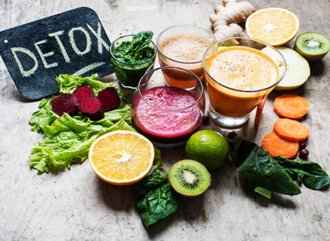 Orqanizmi təmizləyir, həzmi yaxşılaşdırır, dərini qoruyur – Detoksun faydaları