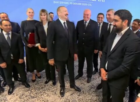 Prezidentin dünya çempionu ilə səmimi dialoqu: “Sən hələ yarışırsan?” – VİDEO