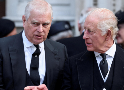 Şahzadə kral titullarından məhrum edildi