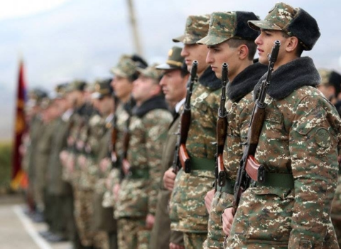 Ermənistanda hərbi xidmət müddəti azaldılır? – Müzakirə