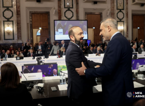 Mirzoyan Hakan Fidanla görüşdü