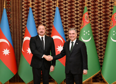 İlham Əliyev Berdiməhəmmədova zəng etdi