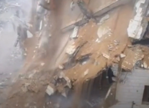 Qəzzada bina uçdu, ölənlər var