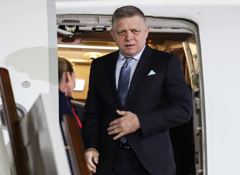 Slovakiyalı baş nazirin təyyarəsi zədələndi