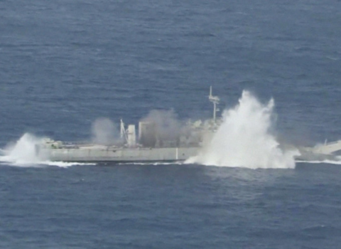 ABŞ Sakit Okeanda narkotik daşıyan gəmini məhv etdi