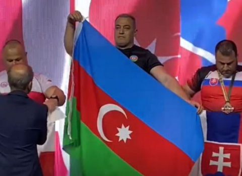 Prezident Fred Asifin oğlunu təltif etdi – FOTO