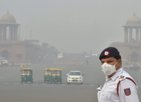 Hindistan “boğulur”: COVID-19 pandemiyasından bəri ən böyük böhran başladı