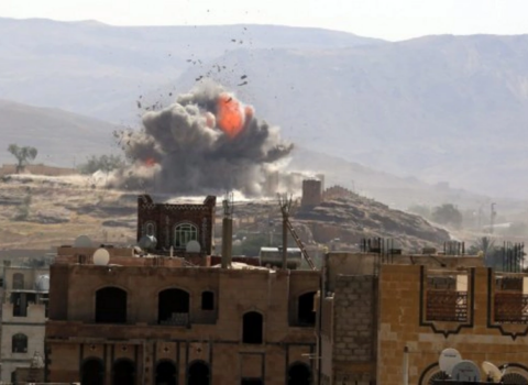 Yəmən limanına zərbələr endirildi