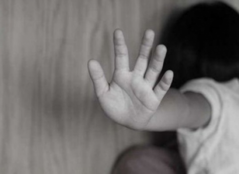 Bakıda ana qızına qarşı seksual xarakterli hərəkətlər edən ərini bağışladı