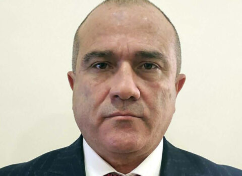 Yeni başçı müavinini işdən çıxardı