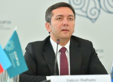 Nazir müavininə ağır itki