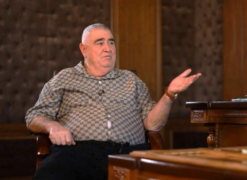“Şərurlu İsfəndiyar”ın geyimi gündəm oldu, qiyməti şok etdi – Azərbaycanda yoxdur