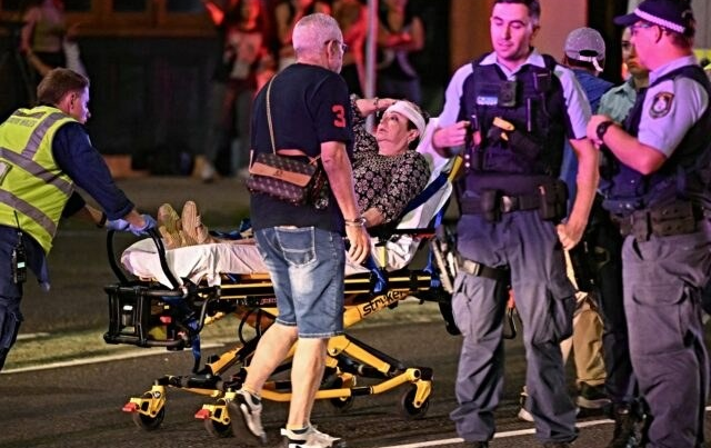 Bir “müsəlman” qətliam törətdi, digəri isə insanları xilas etdi – Sidney terrorunun ŞOK TƏFƏRRÜATI – FOTO Bir “müsəlman” qətliam törətdi, digəri isə insanları xilas etdi – Sidney terrorunun ŞOK TƏFƏRRÜATI – FOTO