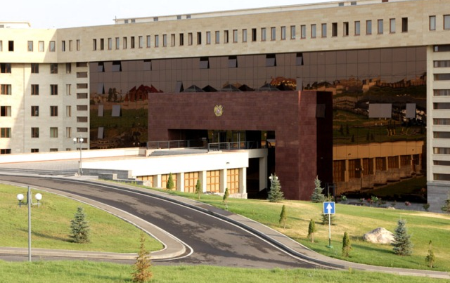 Ermənistan MN-dən “sərhəd təxribatı” açıqlaması: “Ordumuzdakı şərəfsiz…” Ermənistan MN-dən “sərhəd təxribatı” açıqlaması: “Ordumuzdakı şərəfsiz…”