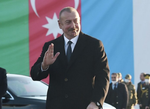 Prezidentə təbriklər davam edir