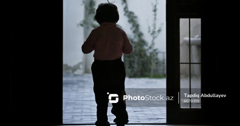 Sumqayıtda 3-4 yaşlarında uşaq tapıldı – Polis valideynlərini axtarır Sumqayıtda 3-4 yaşlarında uşaq tapıldı – Polis valideynlərini axtarır