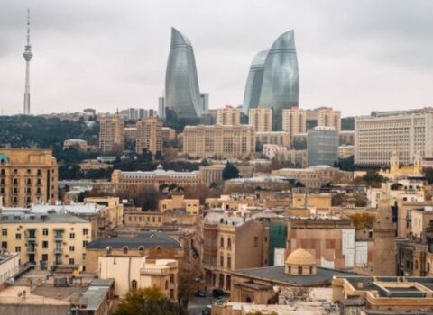 Bakıda addımbaşı hər yerdə var – Sonsuzluq yaradır