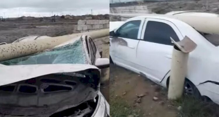 Avtomobil yol kənarındakı maneəyə çırpıldı Avtomobil yol kənarındakı maneəyə çırpıldı