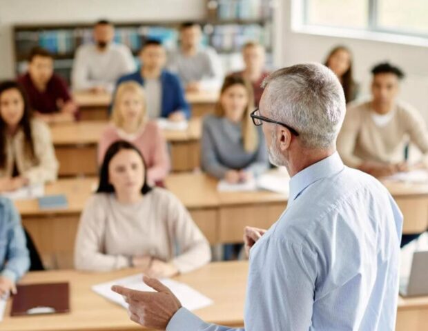 “Universitetlər muzey deyil, gələcəyin fabriki olmalıdır” – Ekspertdən önəmli AÇIQLAMA