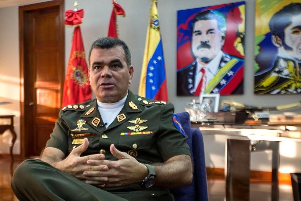 Müdafiə naziri ölüm xəbərini belə təkzib etdi Müdafiə naziri ölüm xəbərini belə təkzib etdi