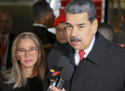 TRAMPDAN ŞOK: Maduro və həyat yoldaşı belə saxlanıldı