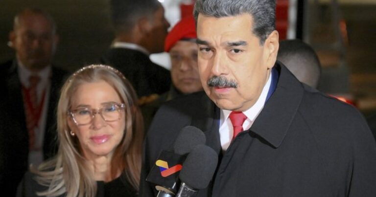 TRAMPDAN ŞOK: Maduro və həyat yoldaşı belə saxlanıldı TRAMPDAN ŞOK: Maduro və həyat yoldaşı belə saxlanıldı