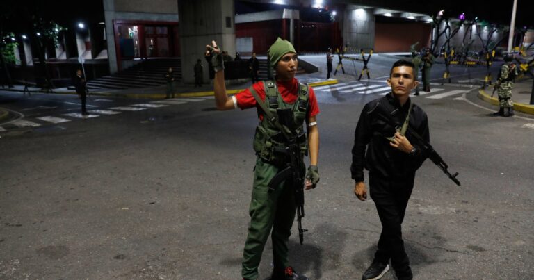 ABŞ Karakasdakı zabitlərə rüşvət veribmiş ABŞ Karakasdakı zabitlərə rüşvət veribmiş