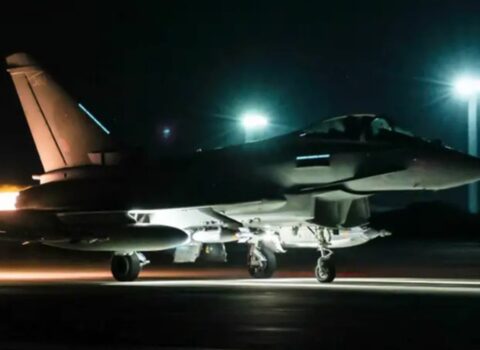 Britaniya və Fransa Suriyada İŞİD bazasına aviazərbə endirdi