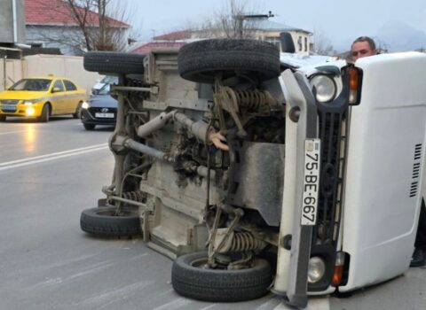 Naxçıvanda qəza oldu, maşınlardan biri aşdı – FOTO