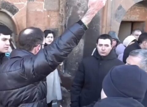 Estoniyada Ermənistan baş nazirinə “Noldu Paşinyan” etirazı – VİDEO