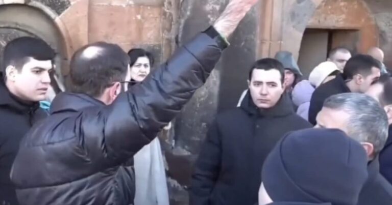 Estoniyada Ermənistan baş nazirinə “Noldu Paşinyan” etirazı – VİDEO