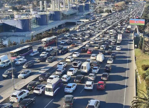 Bakıda sıxlıq müşahidə olunan yollar açıqlanıb