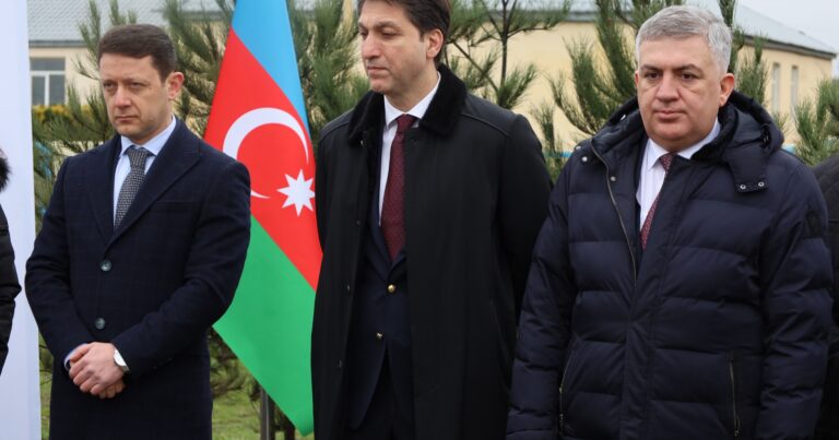 Yüzlərlə sakin içməli su ilə təmin olundu Yüzlərlə sakin içməli su ilə təmin olundu
