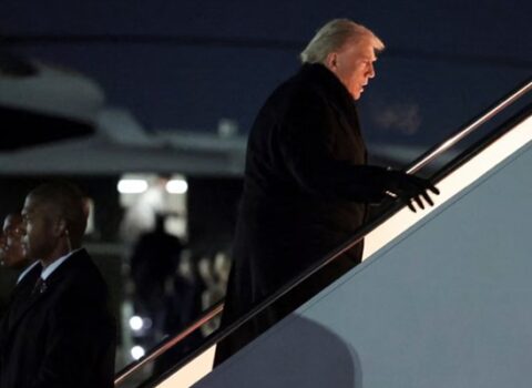 Trampın təyyarəsində nasazlıq – Nə baş verir?