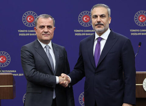 Bayramov Hakan Fidanla telefonla danışdı