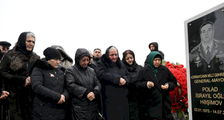 Polad Həşimovun xatirəsi anıldı – FOTOLAR Polad Həşimovun xatirəsi anıldı – FOTOLAR