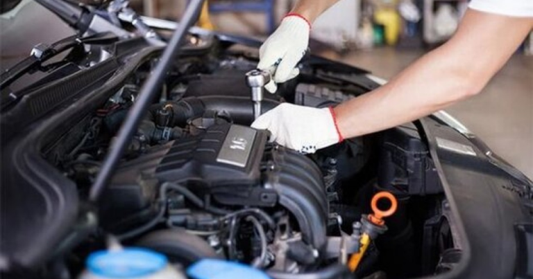 Usta avtomobillərin hissələrini oğurladı