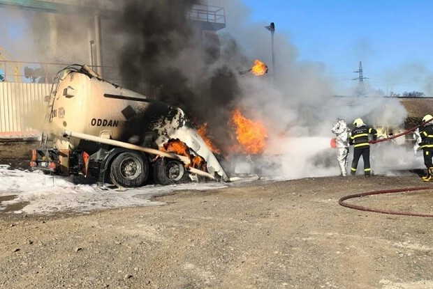 SOCAR-ın yanacaq daşıyan maşını yandı: 1 ölü, 1 yaralı