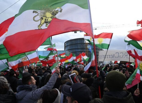 İranda etirazlar səngidi