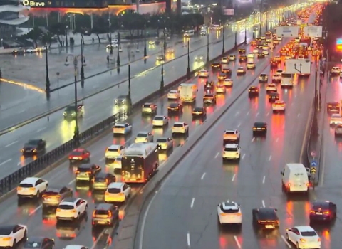 Bakıda 15 istiqamətdə tıxac var – SİYAHI