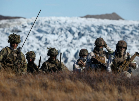 Avropa ölkələrinin bir qrup hərbçisi Qrenlandiyaya çatdı