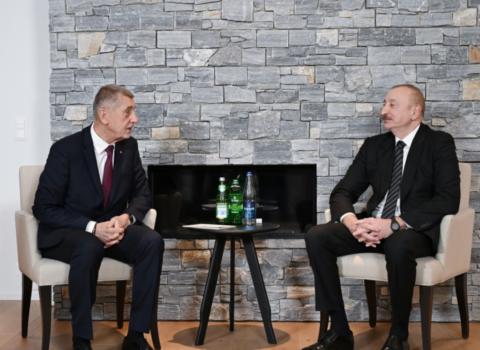 İlham Əliyev Çexiyanın Baş naziri ilə görüşdü 