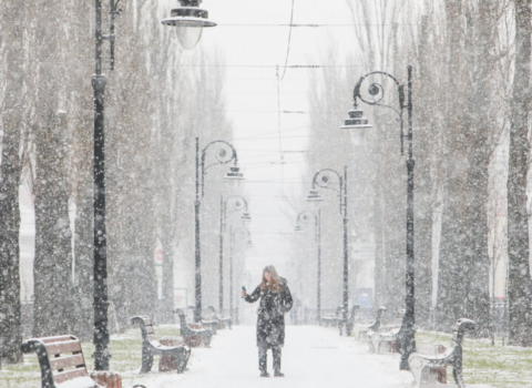 Kiyevdə humanitar fəlakət – İnsanlar donur