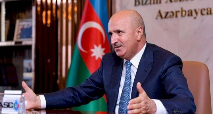 Vəzifəli məmurun qardaşı oğlu erməni Karina ilə evli imiş: 10 il gizlədilən sirr… Vəzifəli məmurun qardaşı oğlu erməni Karina ilə evli imiş: 10 il gizlədilən sirr…