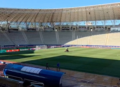Respublika stadionu qardan təmizləndi