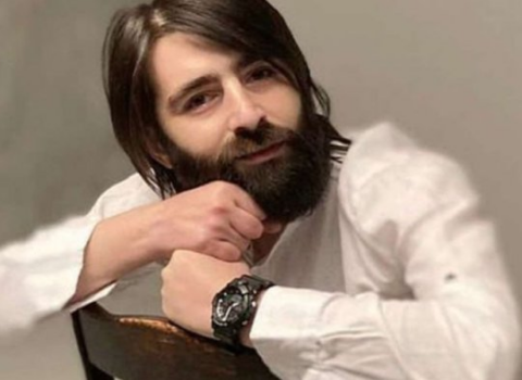 Elşad Xosenin həbsdən sonra ilk videosu: “Söyüşün əleyhinəyəm”