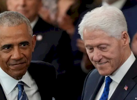 Obama və Klinton xalqı Trampa qarşı ayağa qalxmağa səslədi